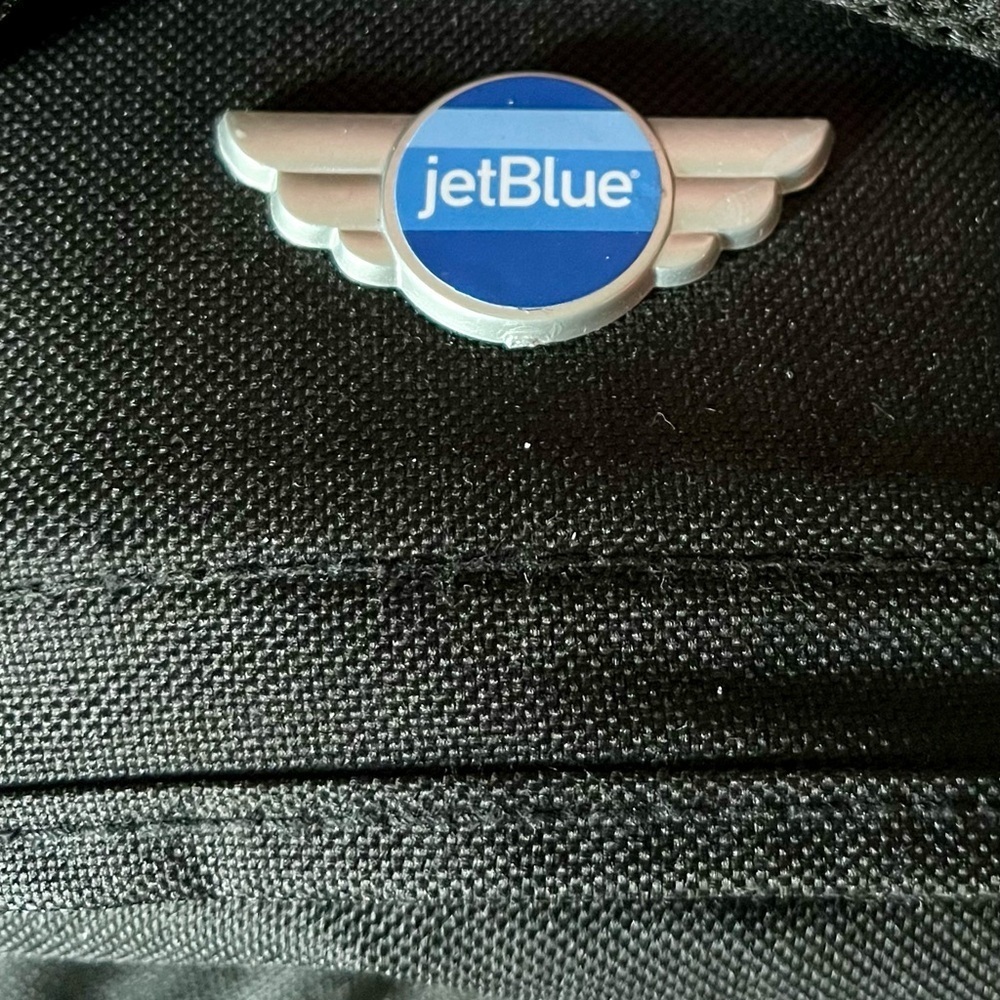 JetBlue Boston Celtics Rolling Backpack with Telescopic Handle & Wheels NBA - Picture 3 of 9